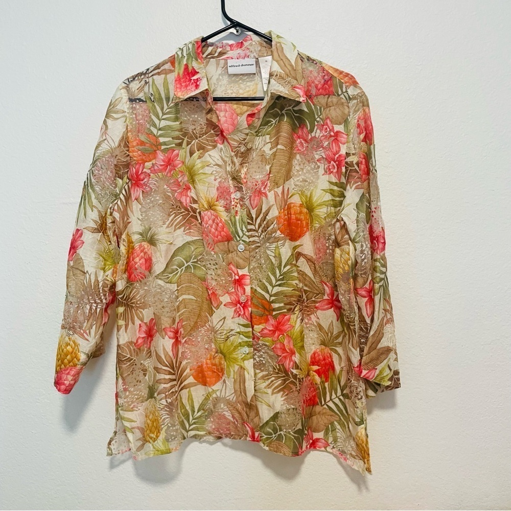 Alfred Dunner woman’s tropical summer Floral pineapple Blouse size M vacation